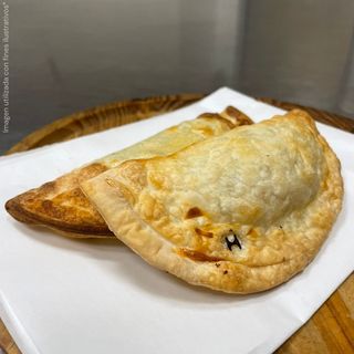 Empanadas de maíz y bechamel (12 unidades)*