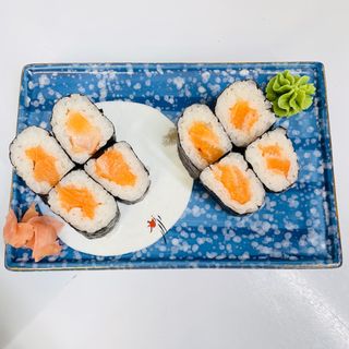 32. Maki De Salmón