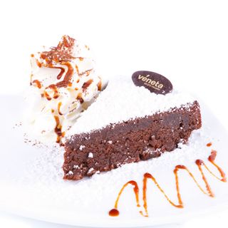 Tarta caprese (porción)