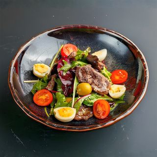 Теплый салат с кониной