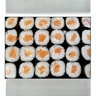 C15. Maki Salmão