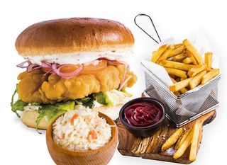 Zestaw Kura Burger i domowe fryty z sałatka colesław