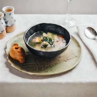 Уха рыбацкая с расстегаем