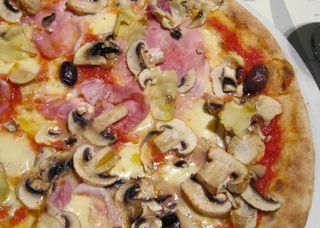 Pizza Caprichosa (Mediana)