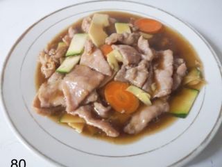 80. Manzo con verdura mista