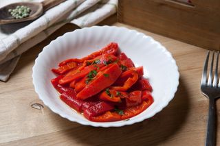 Salată de ardei copt