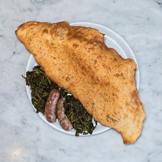 Pizza fritta salsiccia e friarielli + bibita