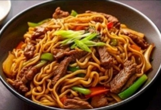 Tallarines estilo thai