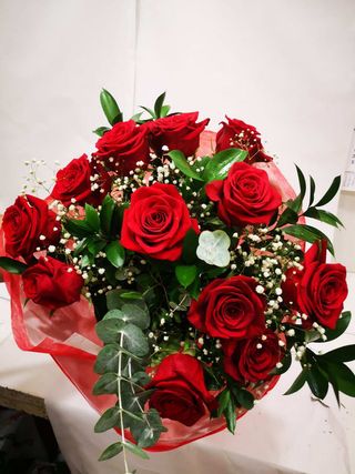 6 Rosas Rojas Para Regalo (Aprox. 50 Cm.)