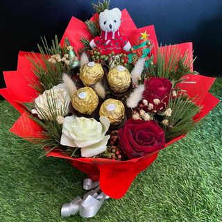 Bouquet De Fleurs Et Chocolat