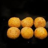 Ново! Кашкавалени кюфтенца с боровинково сладко