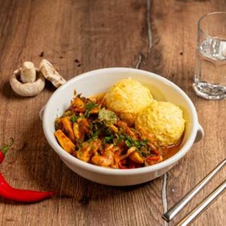 Tocăniță de ciupercuțe cu broccoli și budincă de mălai