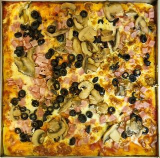 Pizza Caprichosa (1 Porción)