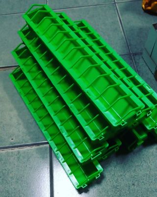 Кормушка лотковая