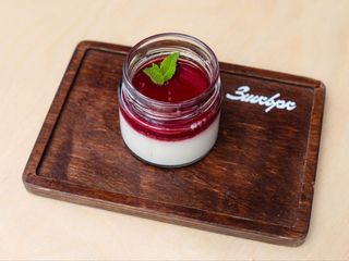 Панакота з малиною (160г)