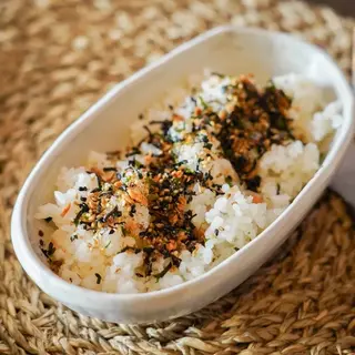 Furikake gohan (orez fiert)