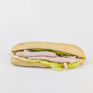 Bocadillo pavo y aguacate