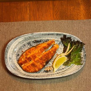 ნორვეგიული ორაგულის სტეიკი (200 გრ) ბრინჯის და ბოსტნეულის გარნირით (150 გრ)