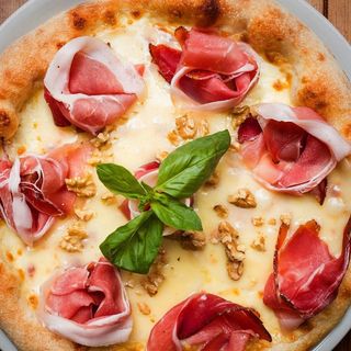 Pizza Speck E Provola (80 Cm.)