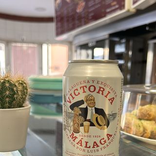 Victoria Cerveza Lata 33cl