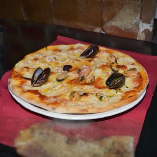 Pizza cu fructe de mare mica Ø22cm