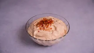 Urnebes salata