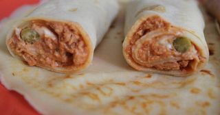 Crêpe charcuterie de dinde fumée , sauce fromage oeufs