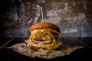 Blind Date Burger con Patatas Fritas