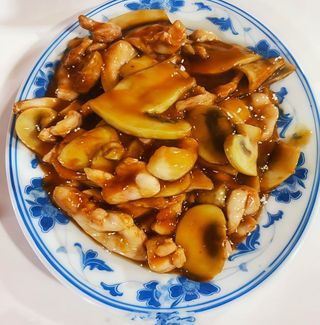 Pollo Con Bambú Y Setas Chinas