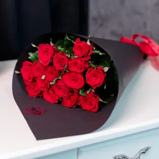 15 Trandafiri Roșii