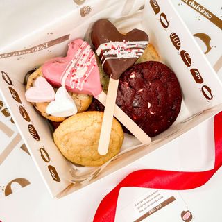 Box M Dia de la mujer  personalizada