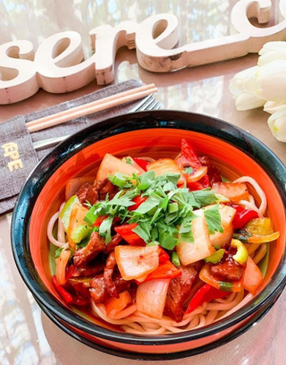 лагман с курицей и луком (350 гр.)