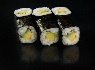 Хосомаки Авокадо (6бр)