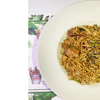Yakisoba con pollo