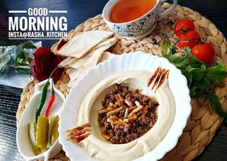 Crema De Hummus Con Carne