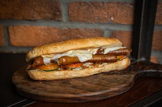 Hot dog s kobasicom meni