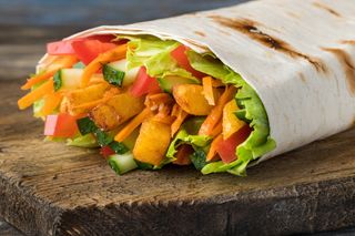 Shaorma vegetariană (cu cartofi și legume)