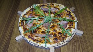 პიცა პროშუტო (35სმ)