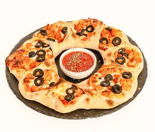 Pizza Regina cu sos