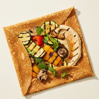 Crêpe verdure grigliate e hummus di ceci