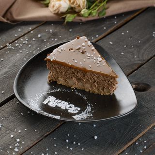 Salty Caramel Cheesecake