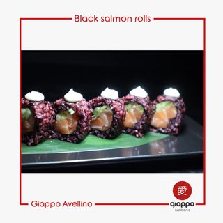 Uramaki black salmon roll