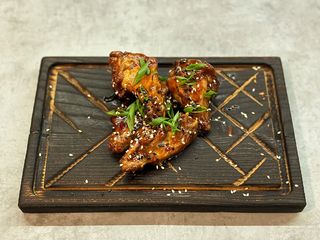 Курячі крильця в азіатському соусі (200г)