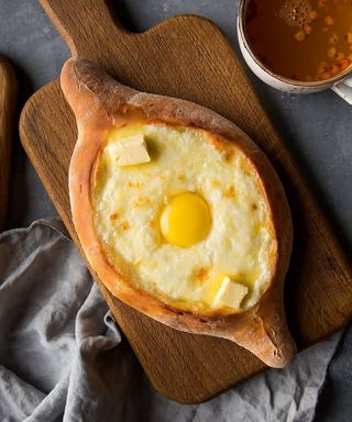 Хачапури по-аджарски 