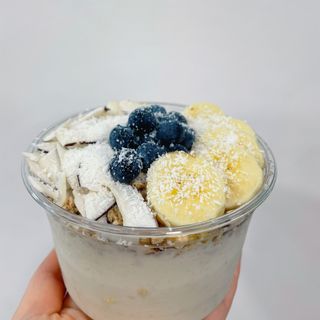 Bowl Colada al gusto (batido y muesli)