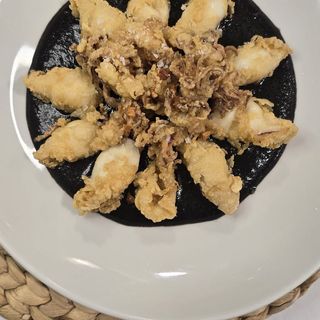 txipiron crujiente sobre su tinta