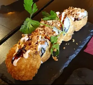 53. Maki Tempura De Salmón (4 Uds.)