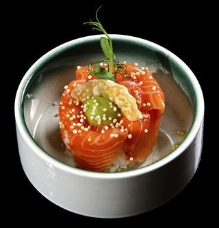 Chirashi De Salmón