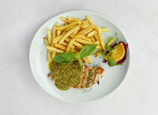 Pileći file u sosu od bijelog vina