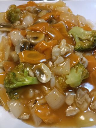 Tallarines Udon Pollo Con Verduras Salsa Picante